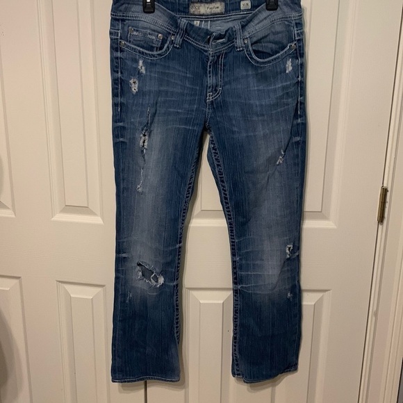 BKE Denim Payton Distressed Jeans - Picture 1 of 11